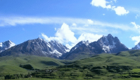 འཛམ་གླིང་གི་སྣེ་མོ་གསུམ་པ།