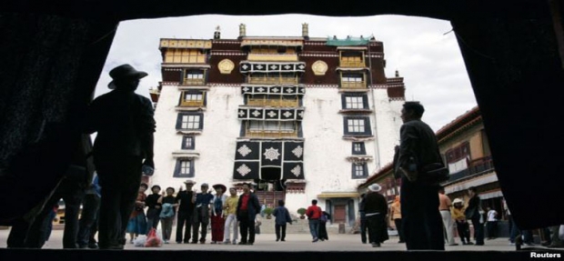 China Completes Controversial Nomad Relocation in Tibet