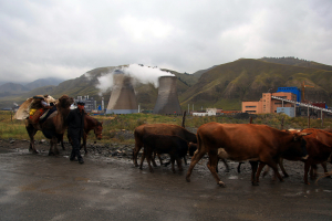 Polluting industry at the headwaters of the Urumqi river, Xinjiang.