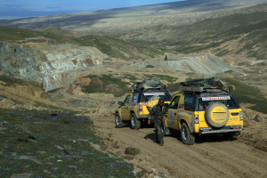 Mining below the glaciers of Kunlun mountain, Xinjiang